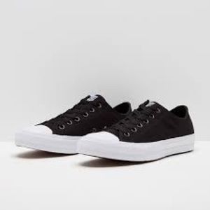 Black Converse Chuck Taylor II GUC